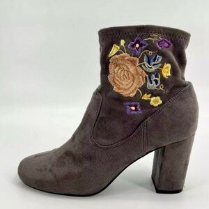 Carlos Santana "Reva" Floral Embroidered Ankle Boots Boho Faux Suede Size 7.5